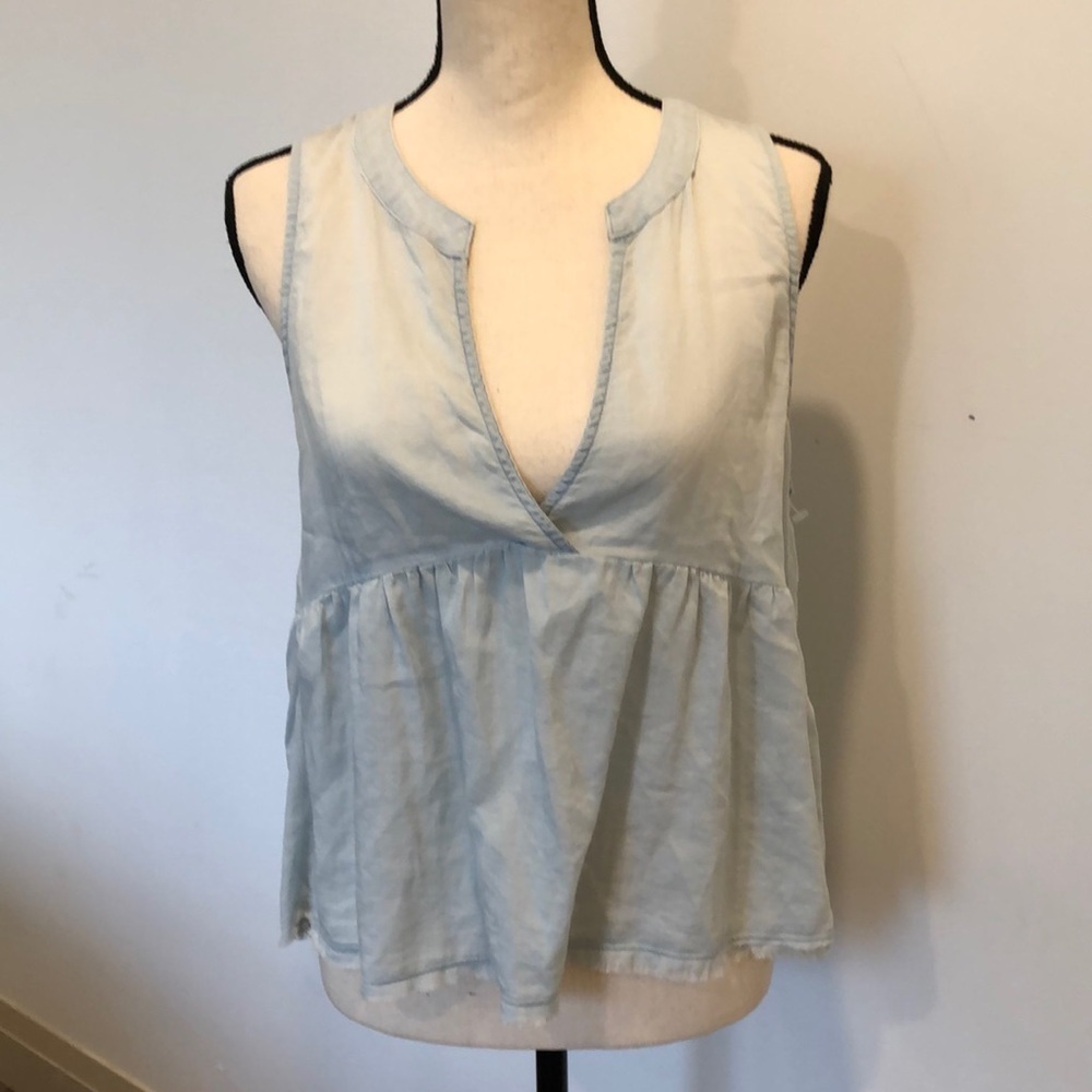 Bella Dahl revolve blue denim lightweight sleeveless top SZ M distressed edging